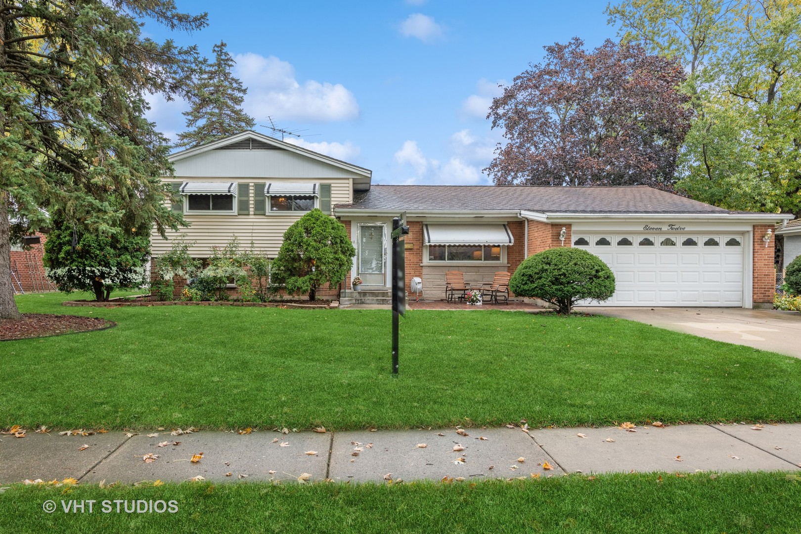 For Sale 1112 Clark Lane, Des Plaines, IL 60016 3 Beds / 2 Full