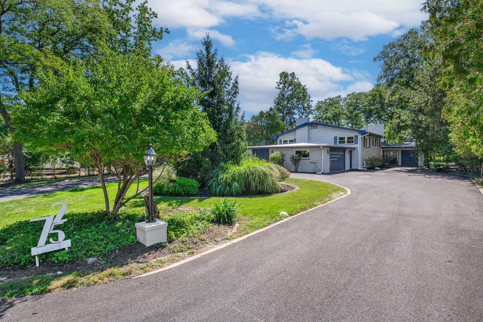 For Sale 725 Becker Road, Glenview, IL 60025 4 Beds / 4 Full Baths