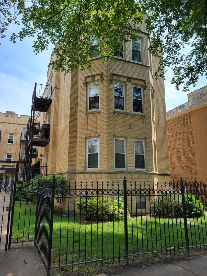 For Sale 6341 N Washtenaw Avenue Gw Chicago Il 2 Beds 1 Full Bath 92 999