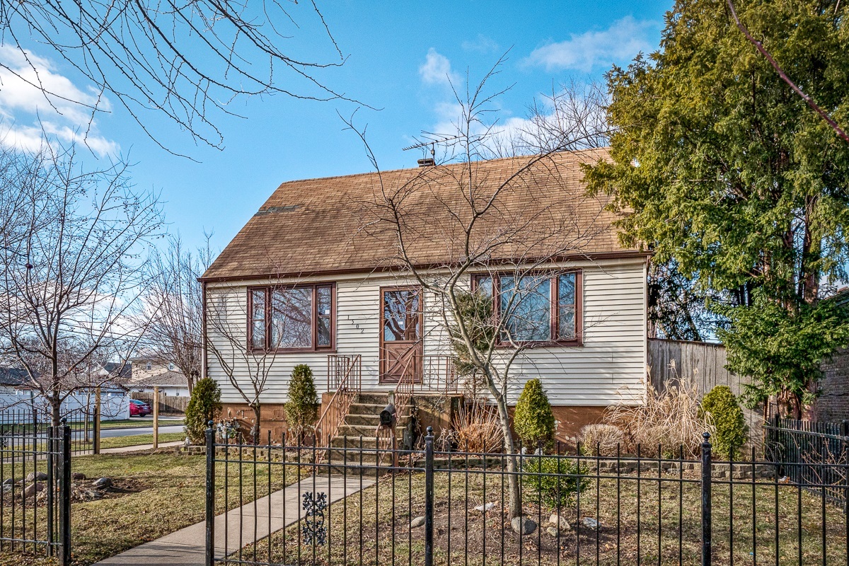Sold 1502 N 34th Avenue, Melrose Park, IL 60160 3 Beds / 1 Full Bath