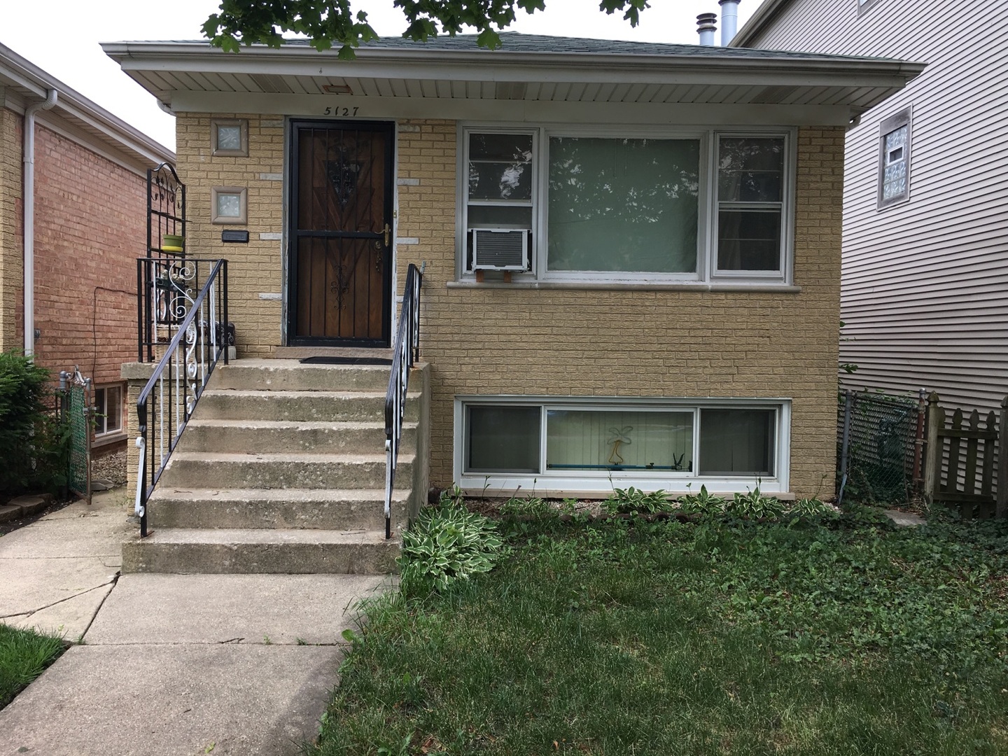 Sold: 5127 N Kenton Avenue, Chicago, IL 60630 | 3 Beds / 2 Full Baths |  $226,000