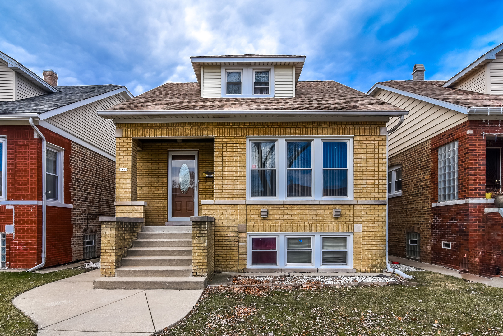 Sold: 2432 N Parkside Avenue, Chicago, IL 60639 | 3 Beds / 2 Full Baths / 1  Half Bath | $220,000